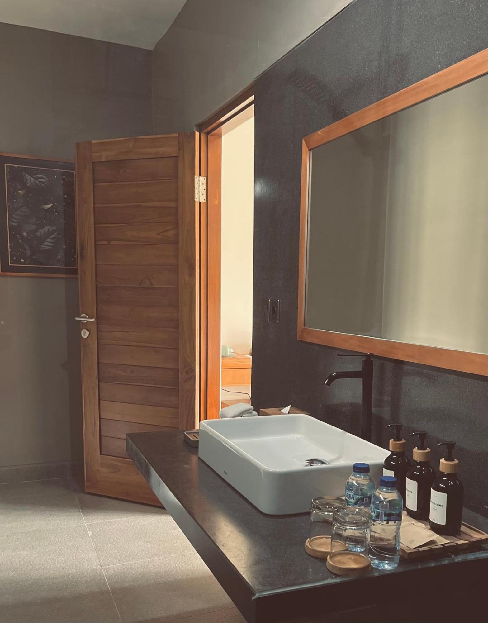 Tropical Almond Villa Uluwatu Zewnętrze zdjęcie
